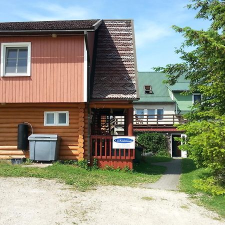 Katri Guesthouse Tubala Экстерьер фото